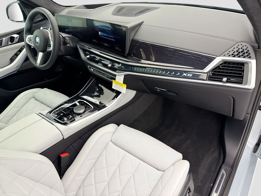 Thumbnail: 2026 BMW X5 - 16