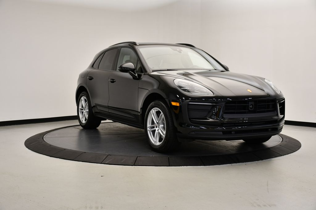 Thumbnail: 2025 Porsche Macan - 9