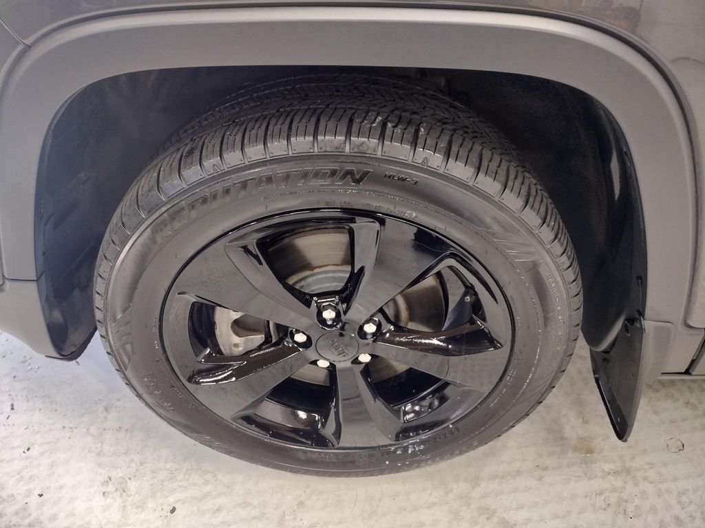 2017 Jeep Cherokee Sport