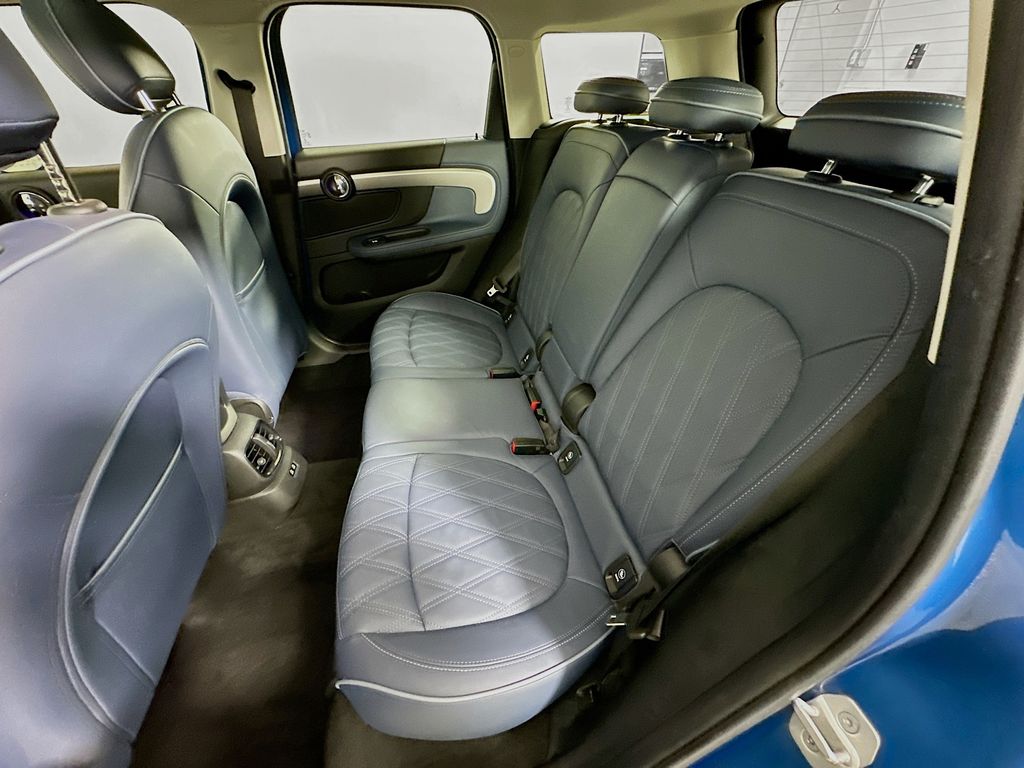 2023 MINI Cooper Countryman Signature 25