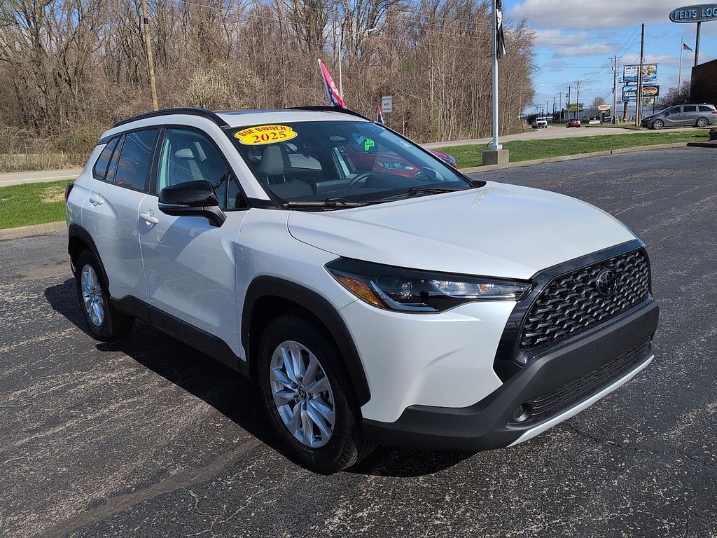 2025 Toyota Corolla Cross LE AWD
