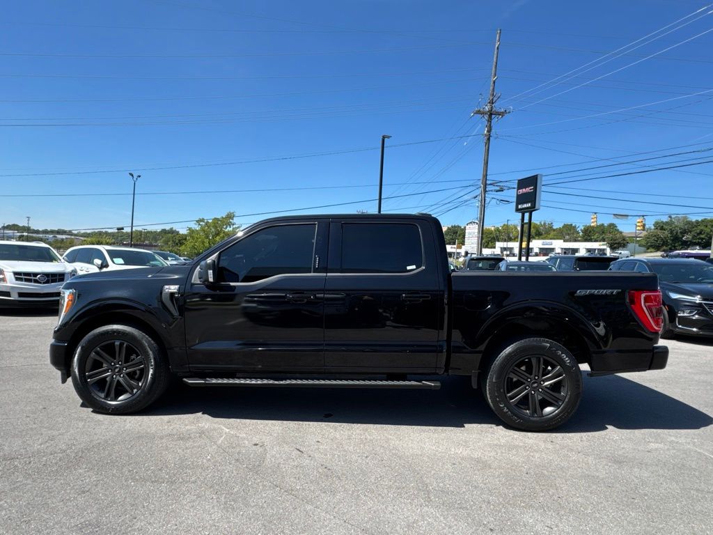 Used 2022 Black Ford XLT image 4