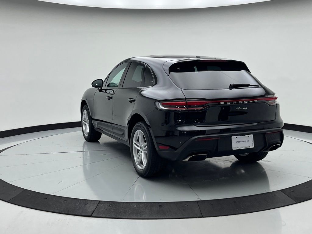 Thumbnail: 2026 Porsche Macan - 3