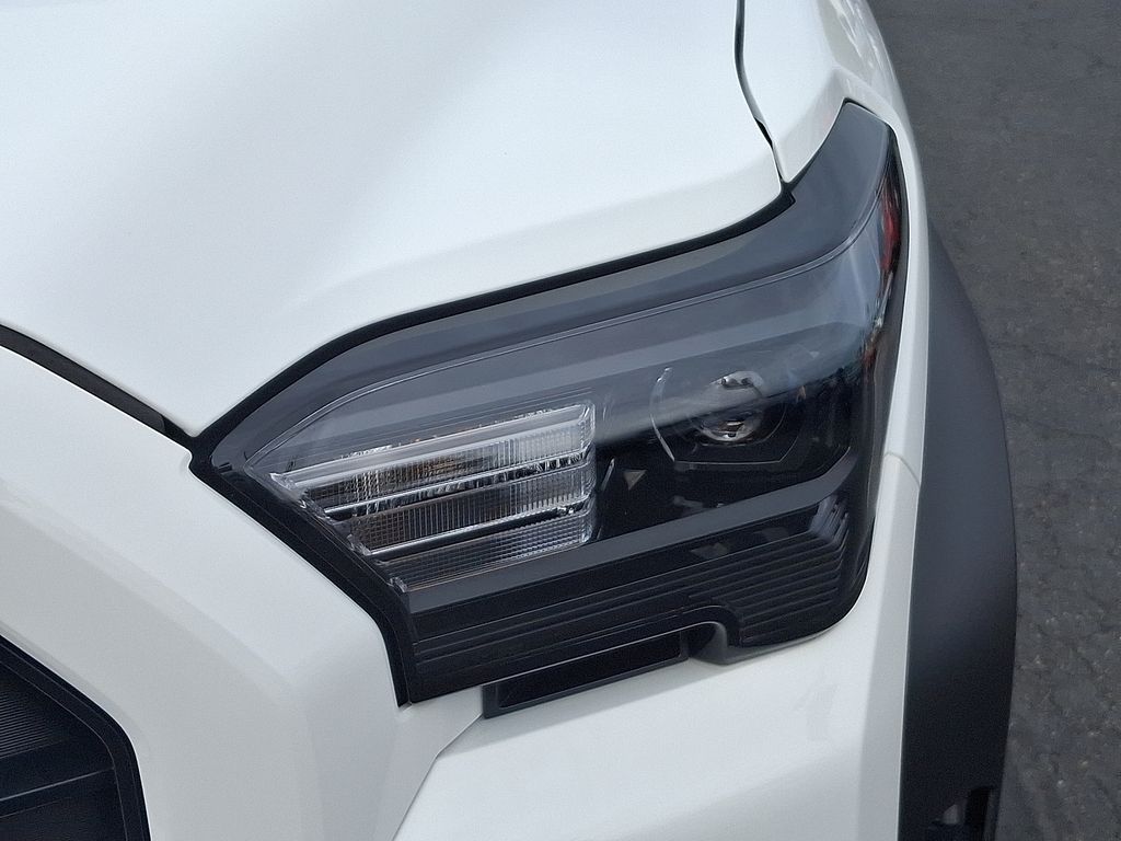 Thumbnail: 2025 Toyota 4Runner - 9
