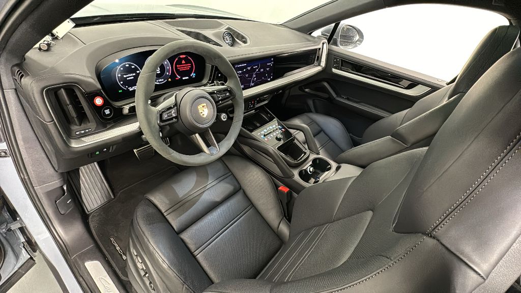 2024 Porsche   4