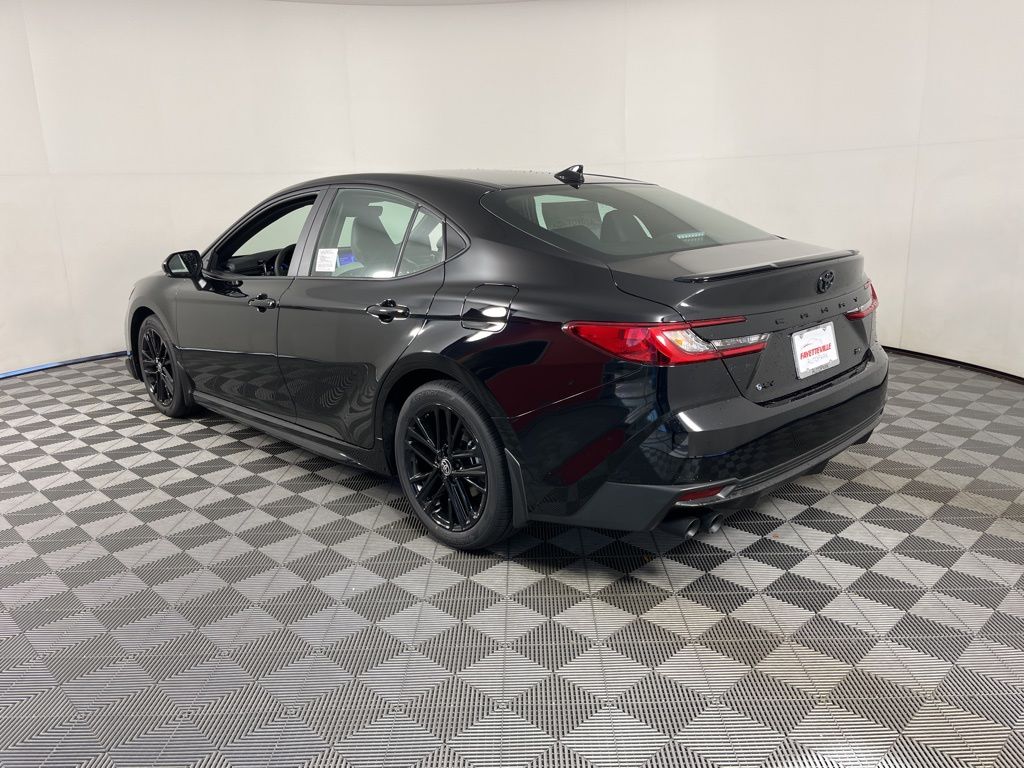 2025 Toyota Camry SE 13