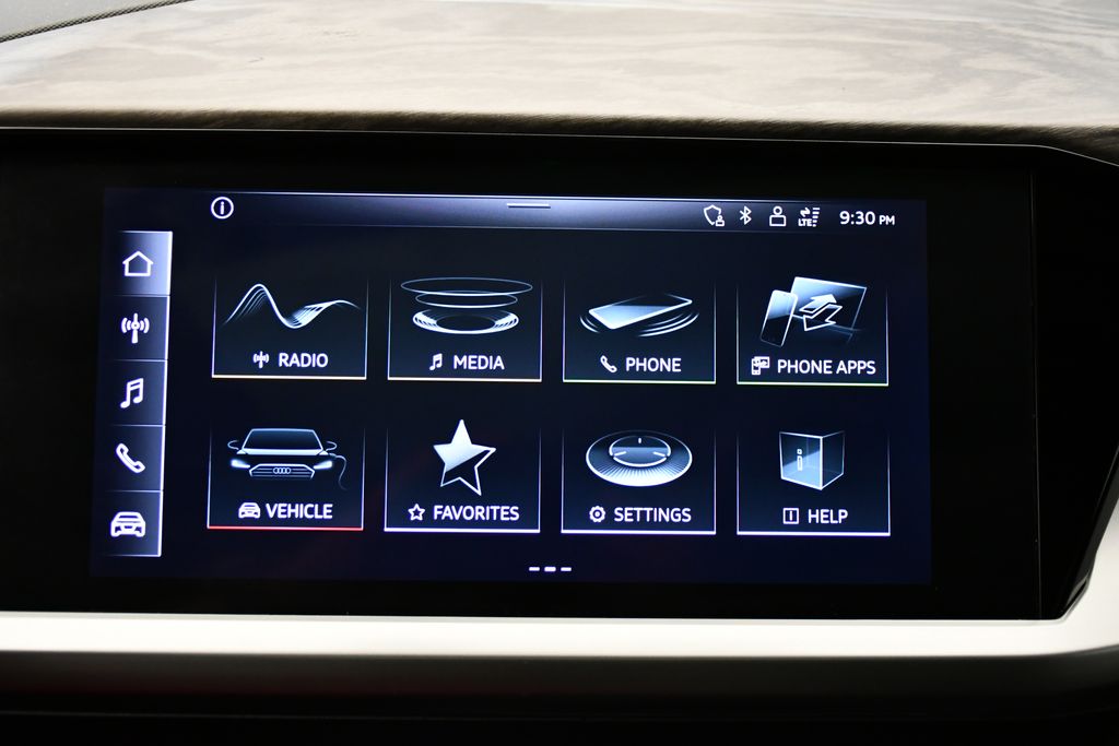 Thumbnail: 2022 Audi Q4 e-tron - 26