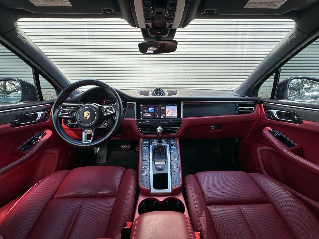 Thumbnail: 2020 Porsche Macan - 6