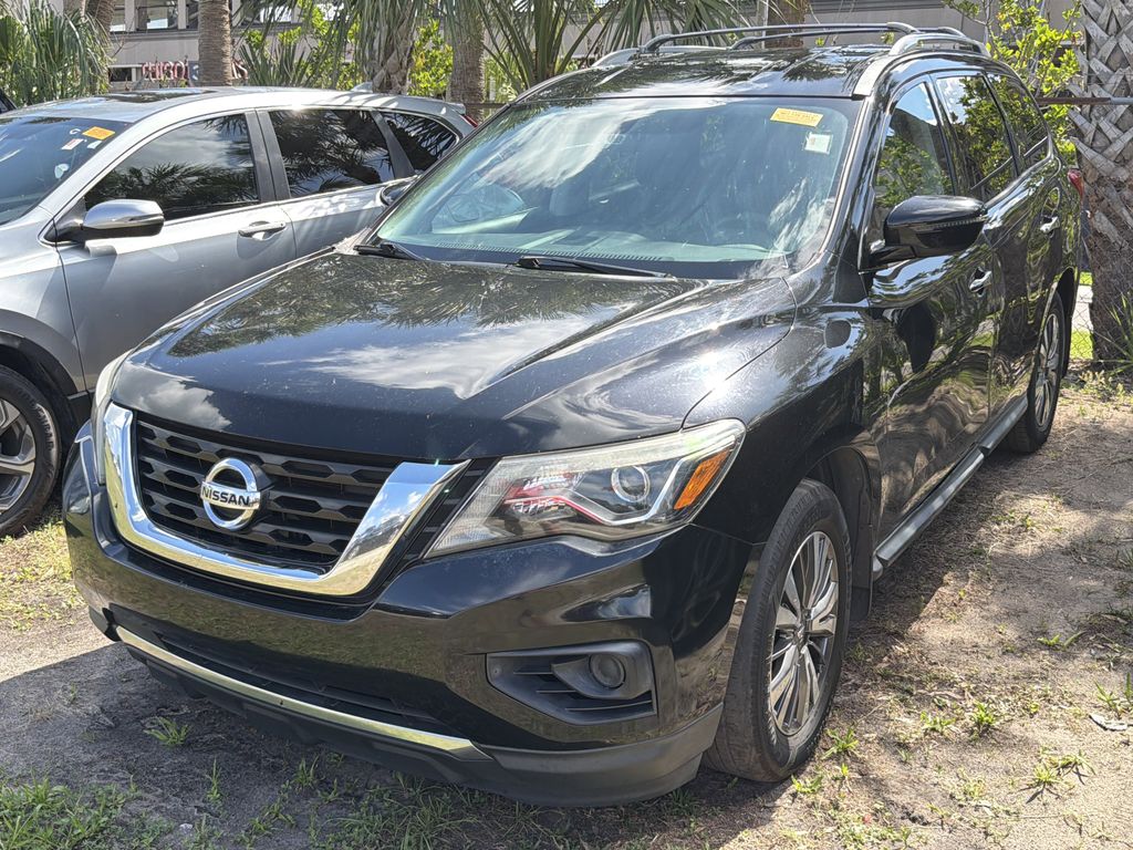 View vehicle photo 3