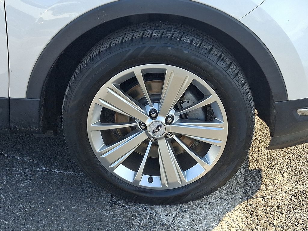 Thumbnail: 2019 Ford Explorer - 8