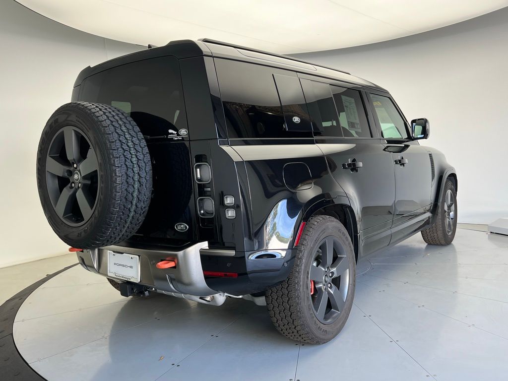 Thumbnail: 2021 Land Rover Defender - 22