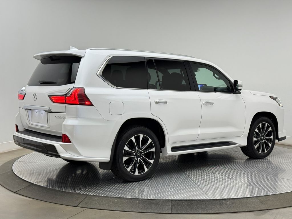 Thumbnail: 2021 Lexus LX - 17
