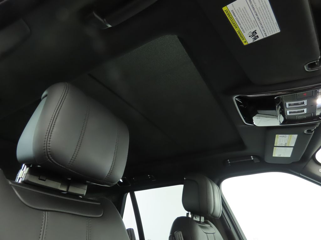 Thumbnail: 2020 Land Rover Range Rover - 18