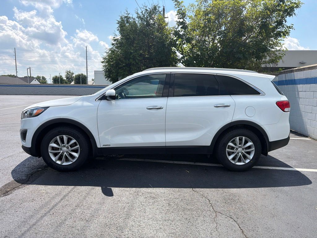 Thumbnail: 2016 Kia Sorento - 2
