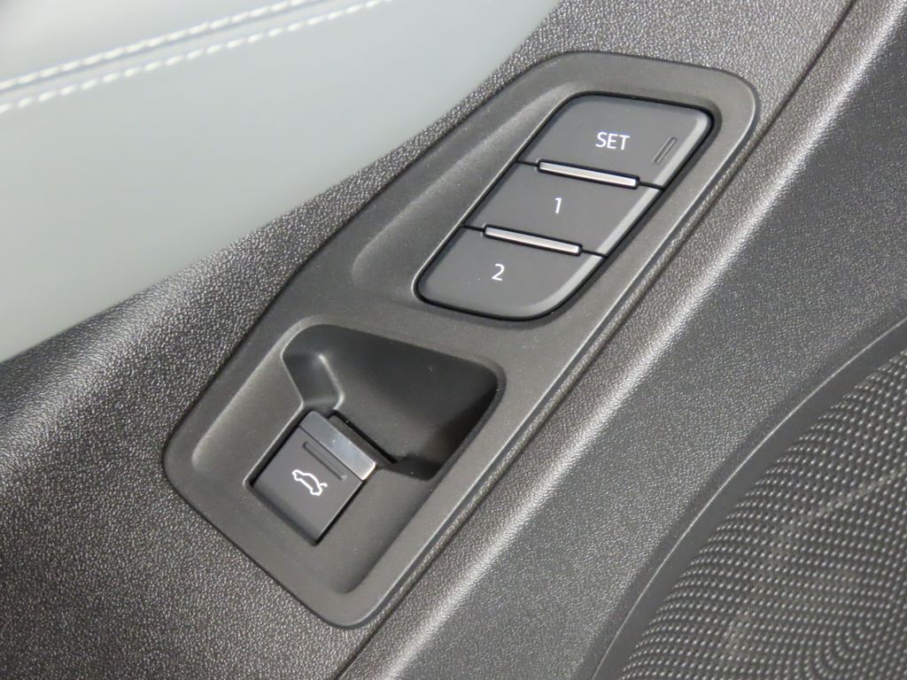 Thumbnail: 2026 Audi Q3 - 31
