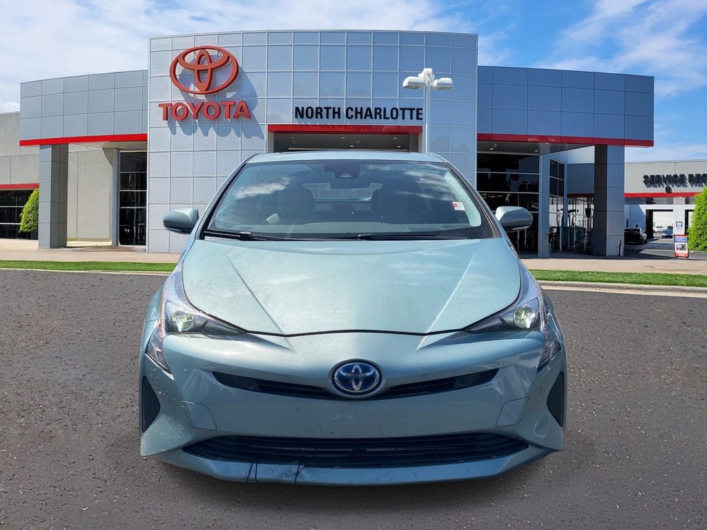 Used 2018 Beige Toyota Three image 2