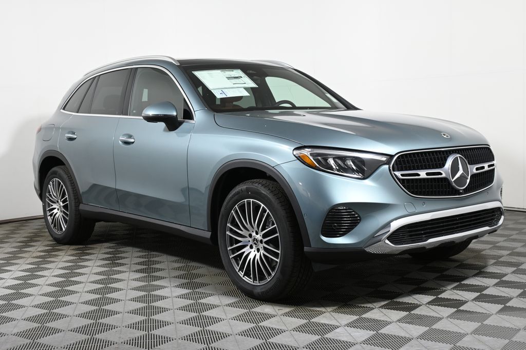 2025 Mercedes-Benz GLC 300 8