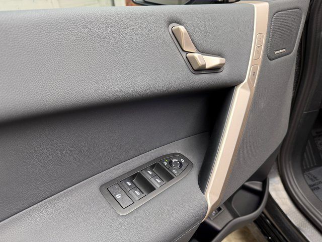 New 2026 White BMW xDrive60 image 11