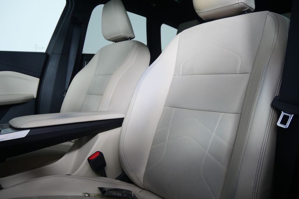 Thumbnail: 2023 BMW X1 - 10