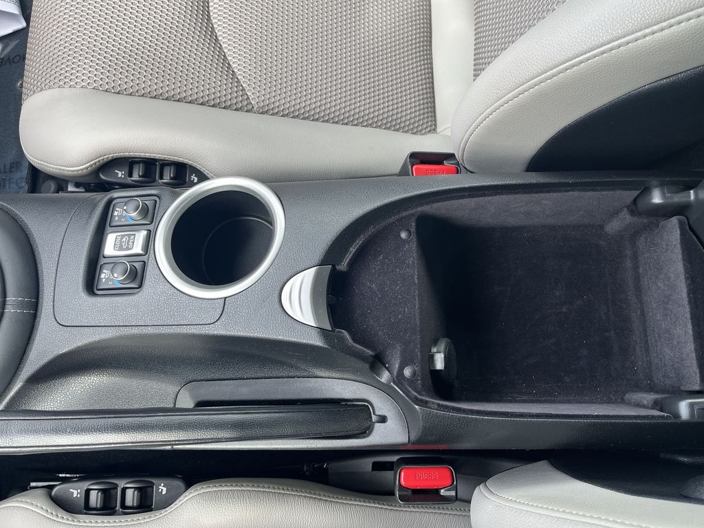 Thumbnail: 2013 Nissan Z - 18