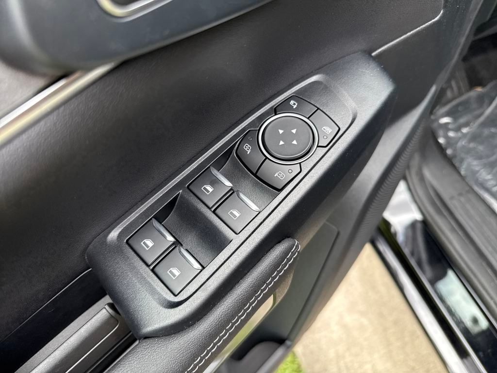 New 2024 Black Ford Lariat image 17
