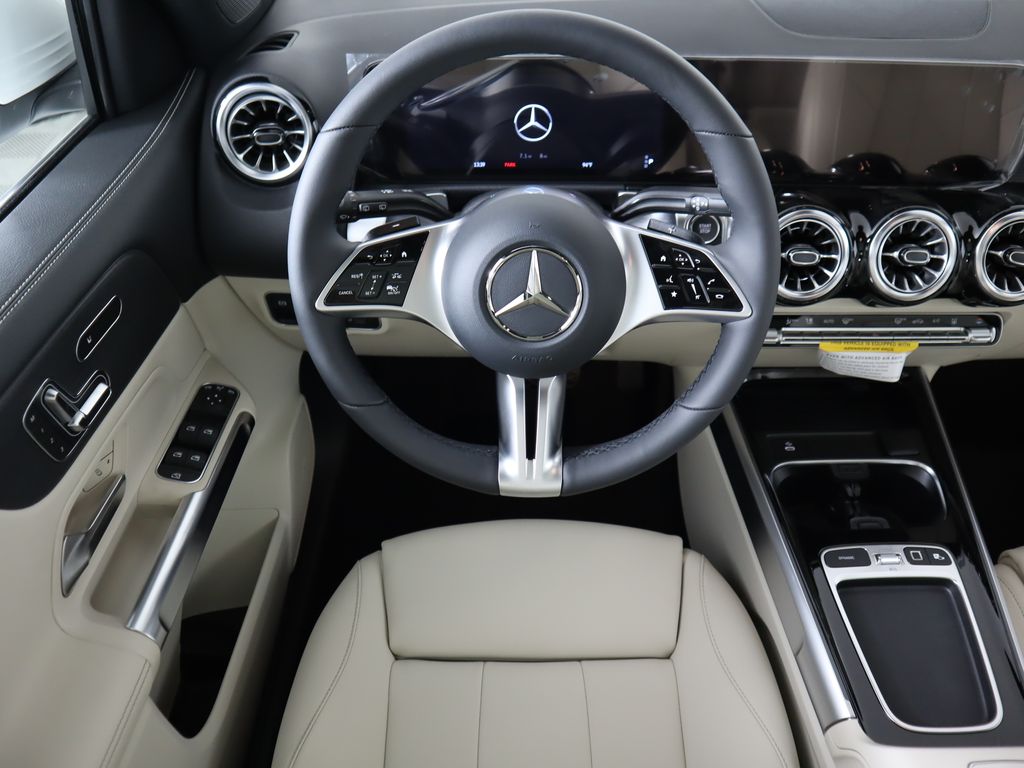 Thumbnail: 2025 Mercedes-Benz EQB - 11