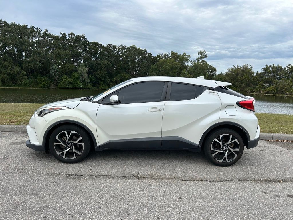 Thumbnail: 2018 Toyota C-HR - 2