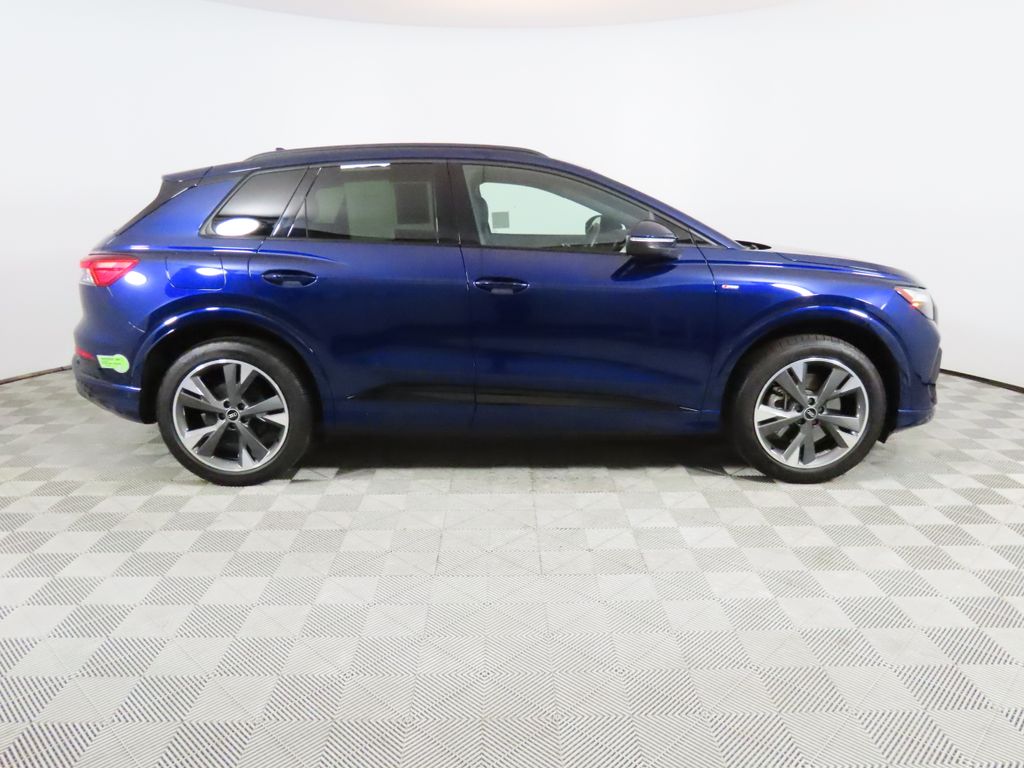 Thumbnail: 2023 Audi Q4 e-tron - 6