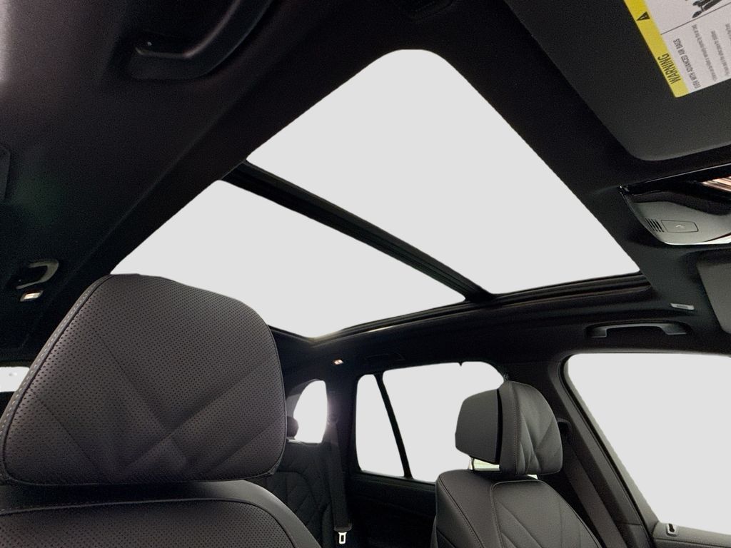 Thumbnail: 2026 BMW X5 - 17