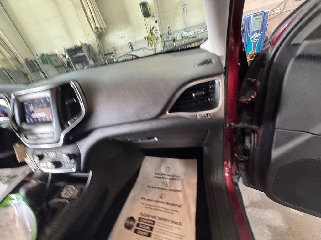 Used 2019 Jeep Cherokee SUV