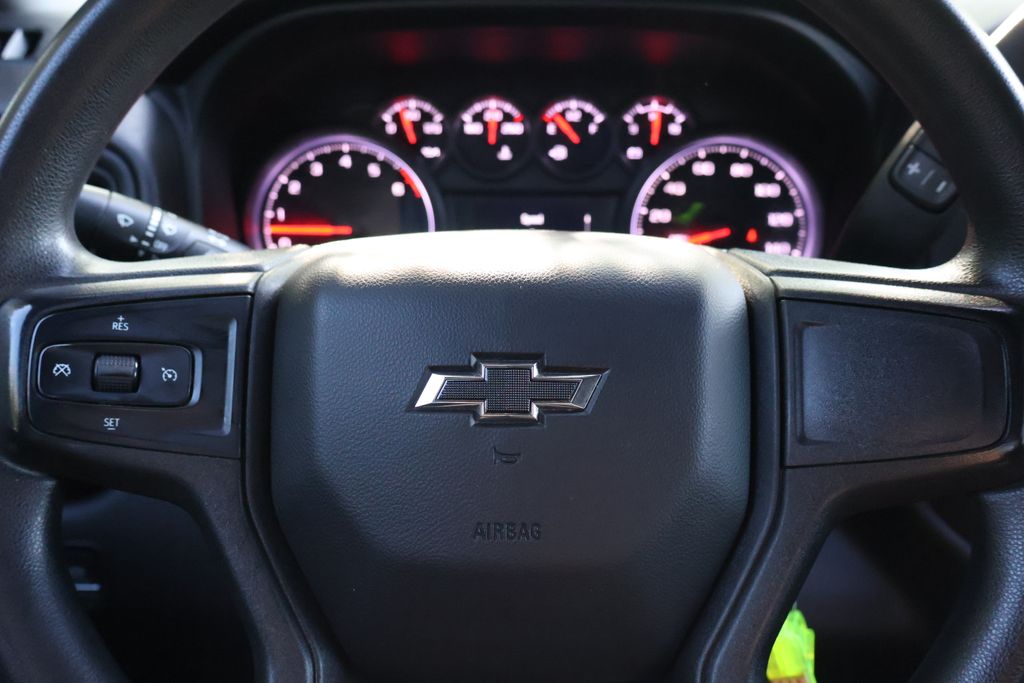 Thumbnail: 2021 Chevrolet Silverado 1500 - 24