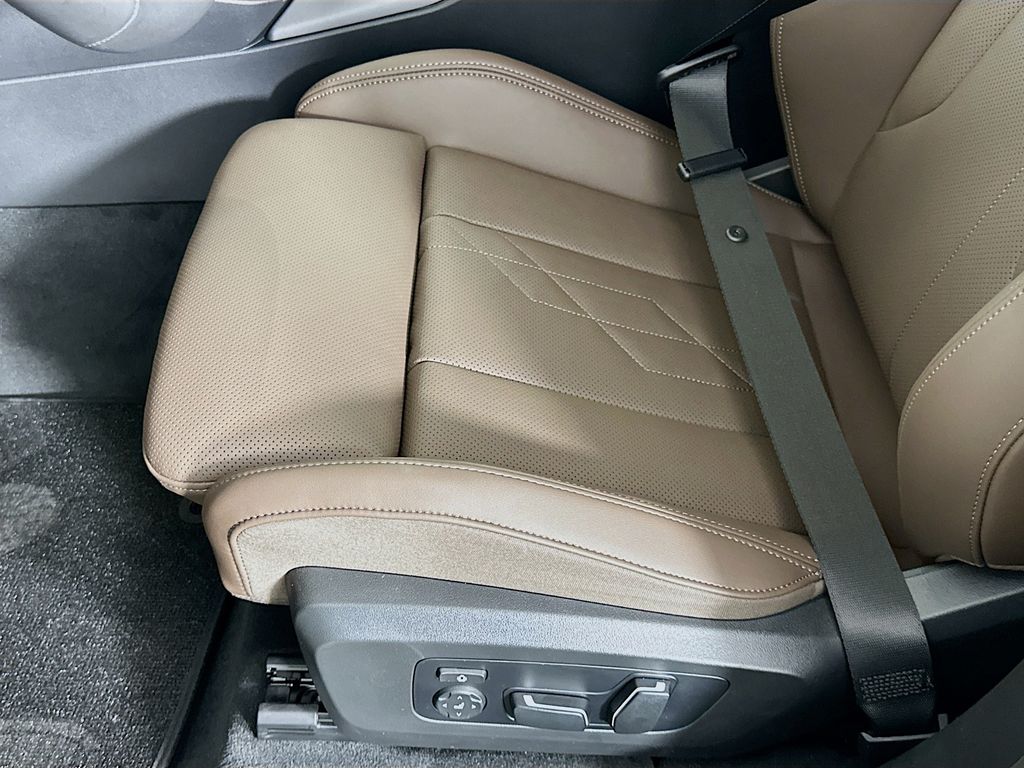 Thumbnail: 2026 BMW X3 - 21