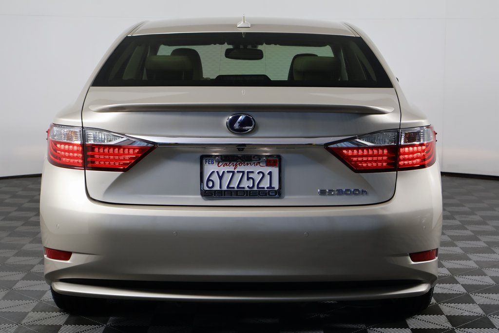 Thumbnail: 2013 Lexus ES - 5