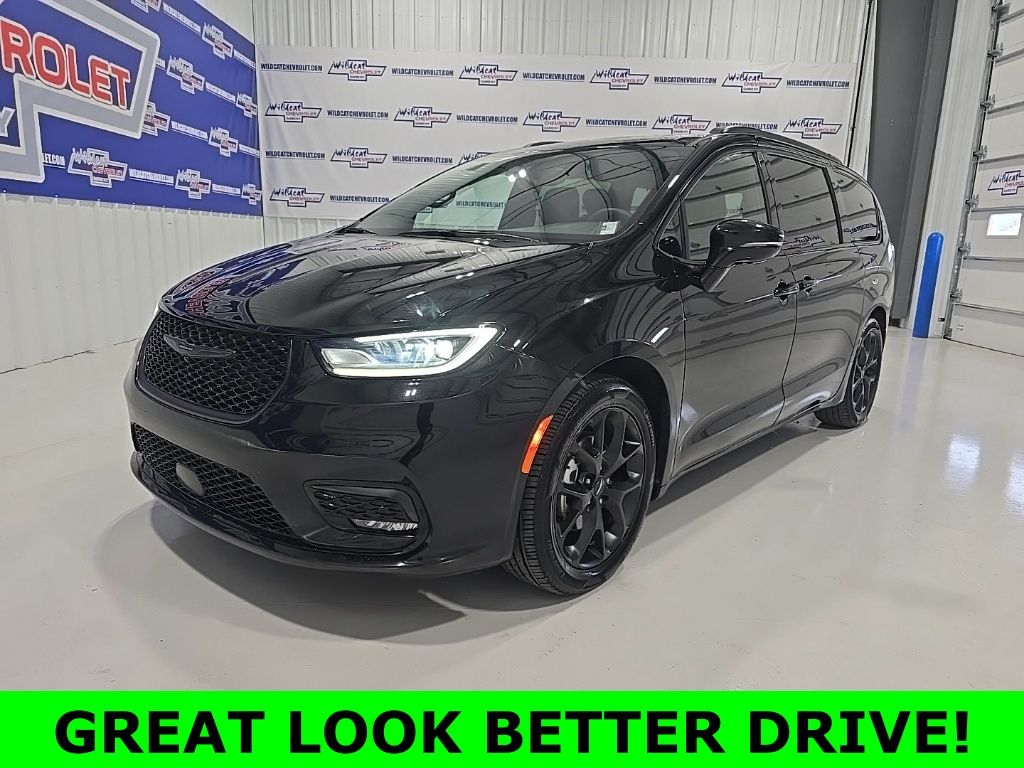 2025 Chrysler Pacifica Limited FWD