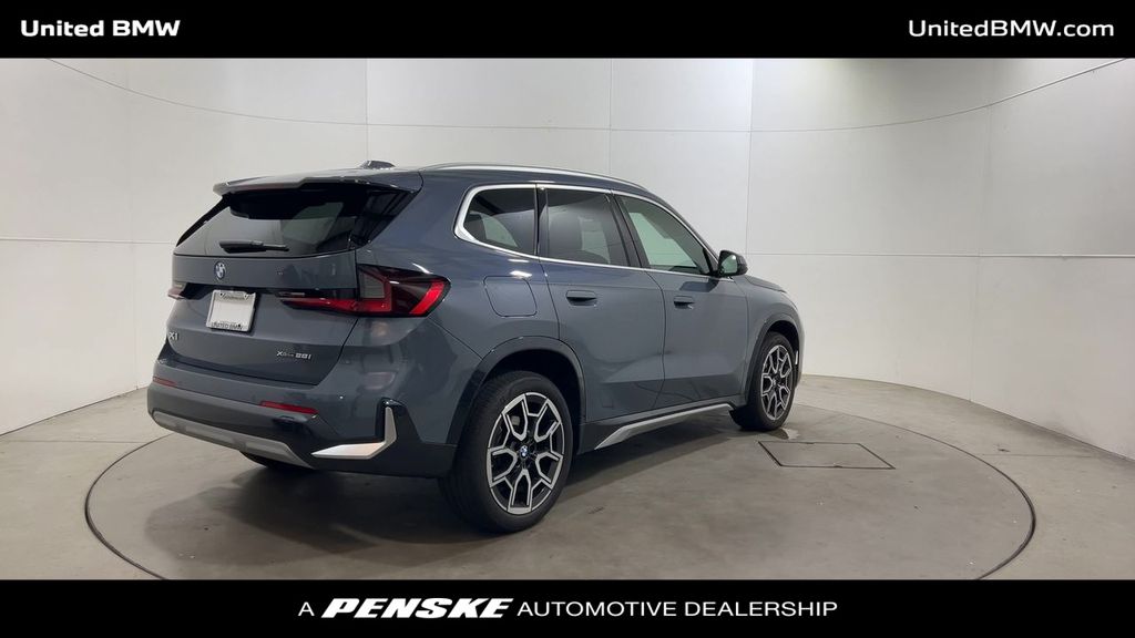 Thumbnail: 2025 BMW X1 - 8