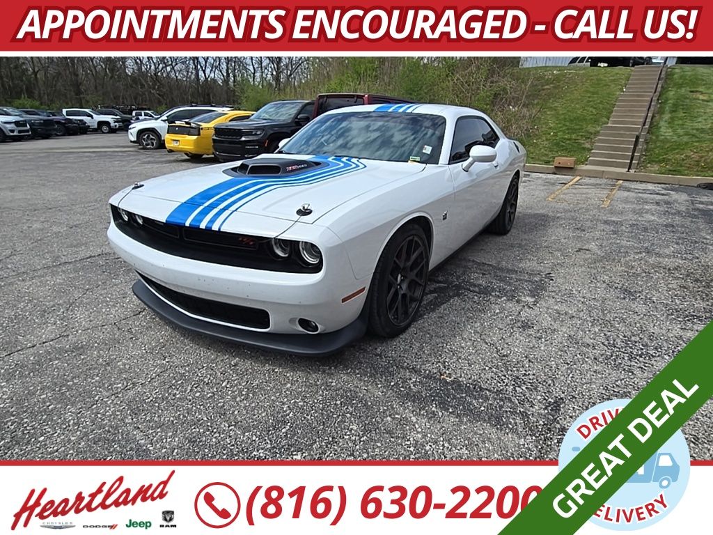 White Knuckle Clearcoat 2019 Dodge Challenger R/T Scat Pack RWD Coupe Rear-Wheel Drive 8-Speed Automatic
