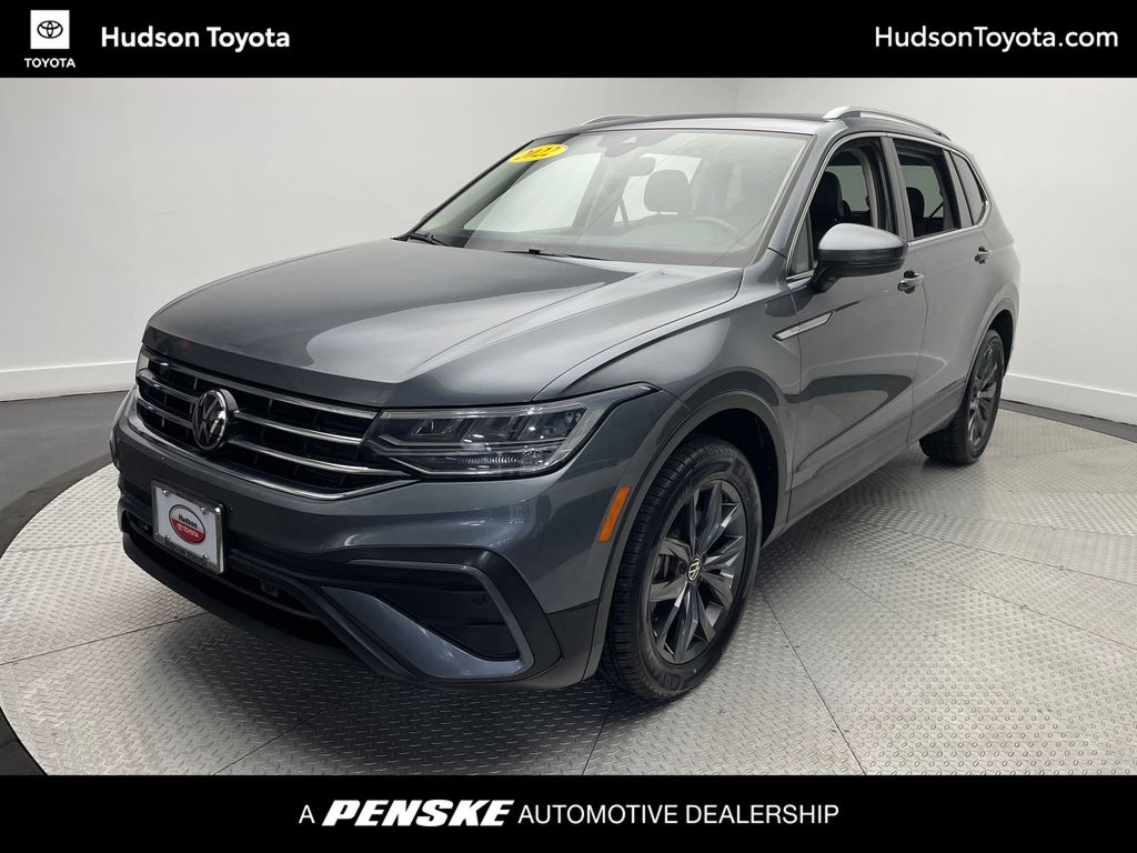 Thumbnail: 2022 Volkswagen Tiguan - 1