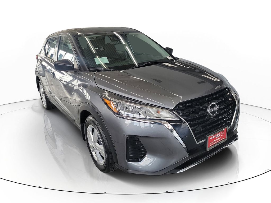 Gray (Gun Metallic) 2025 Nissan Kicks Play S FWD SUV / Crossover Front-Wheel Drive Continuously Variable Transmission