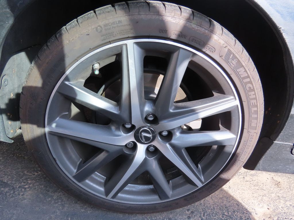 Thumbnail: 2017 Lexus GS - 17