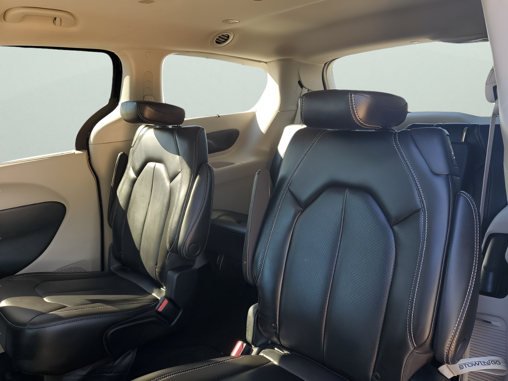 Used Car 2023 Chrysler Pacifica  Touring L For Sale Under $40,000 In Austin, Texas