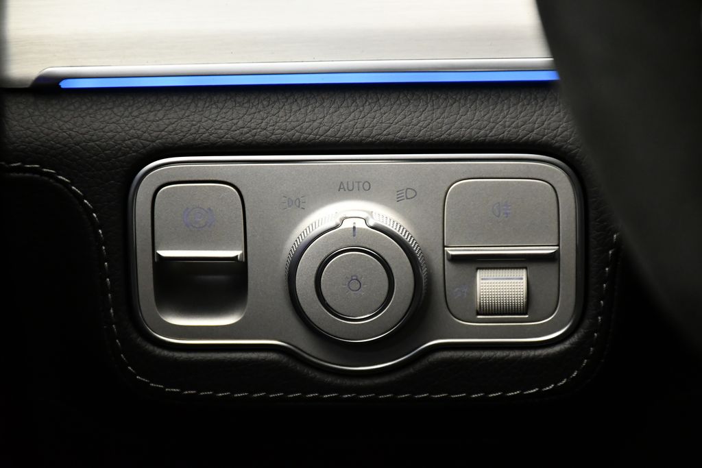 Thumbnail: 2026 Mercedes-Benz GLE - 22