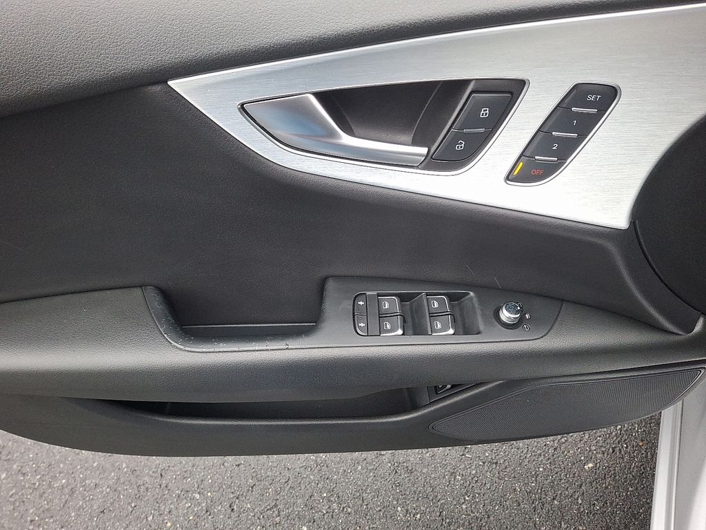 Thumbnail: 2012 Audi A7 - 12