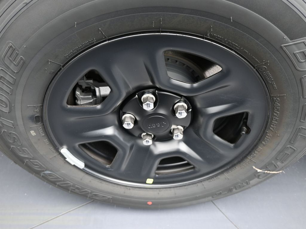 New 2026 Granite Crystal Metallic Clearcoat Jeep Sport image 35