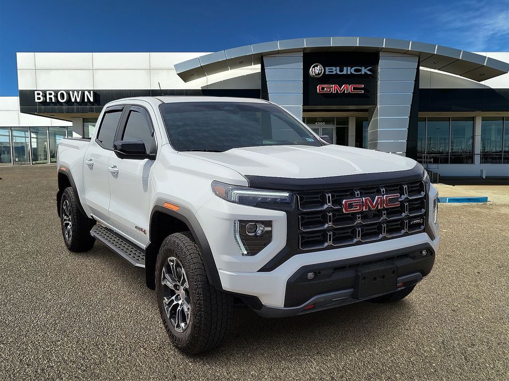Summit White 2025 GMC Canyon AT4 Crew Cab 4WD Pickup Truck Four-Wheel Drive 8-Speed Automatic