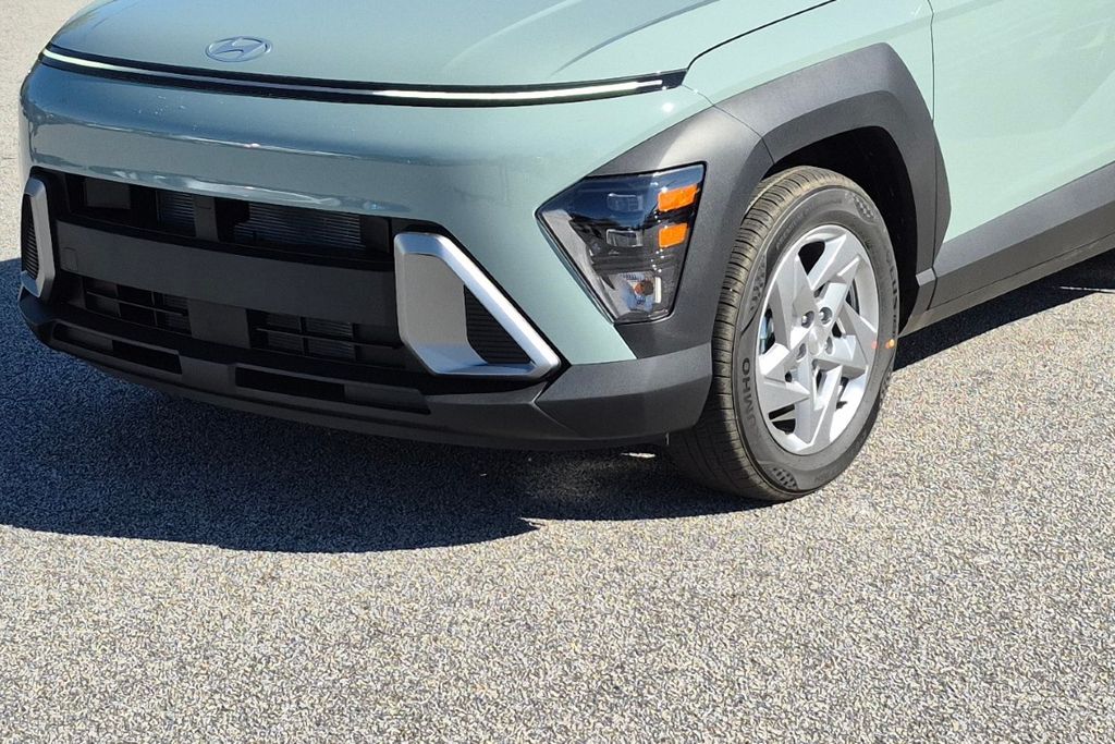 New 2027 Green Hyundai SE image 10