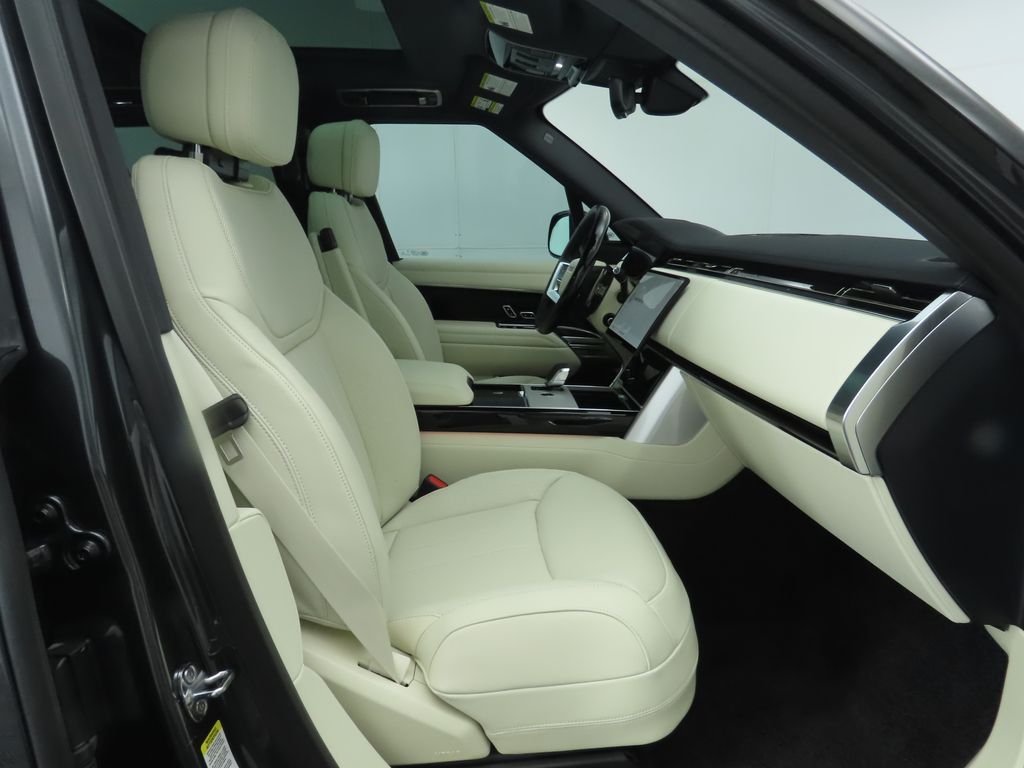 Thumbnail: 2025 Land Rover Range Rover - 22