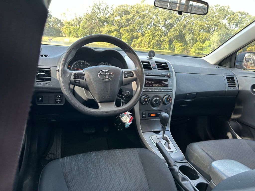 Thumbnail: 2011 Toyota Corolla - 12