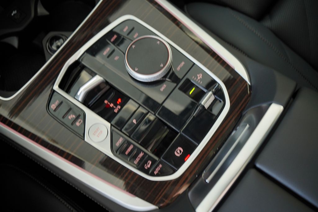 Thumbnail: 2026 BMW X5 - 19