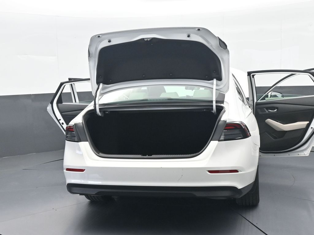 Used 2023 White Honda EX image 75