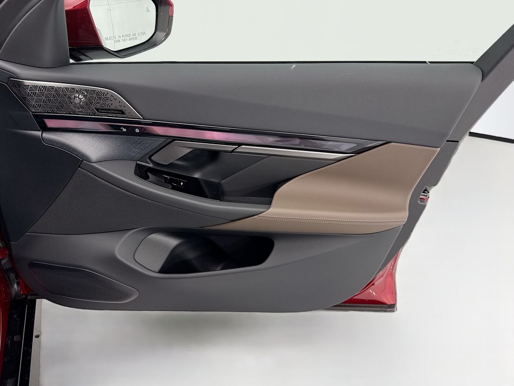 Thumbnail: 2027 BMW 5 Series - 24